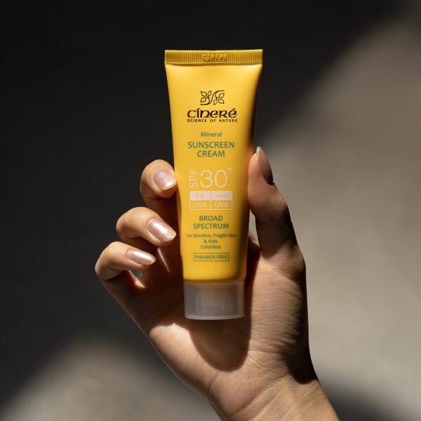 کرم ضد آفتاب SPF30 بدون رنگ