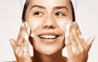 بهترین فیس واش برای پوست جوش دار