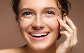 بهترین کرم دور چشم