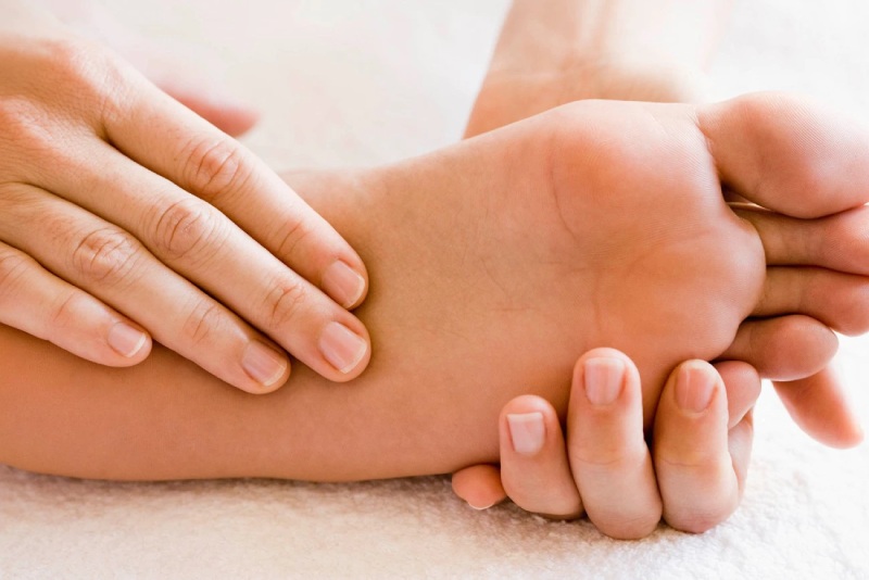 درمان میخچه کف پا با محلول جوش شیرین
