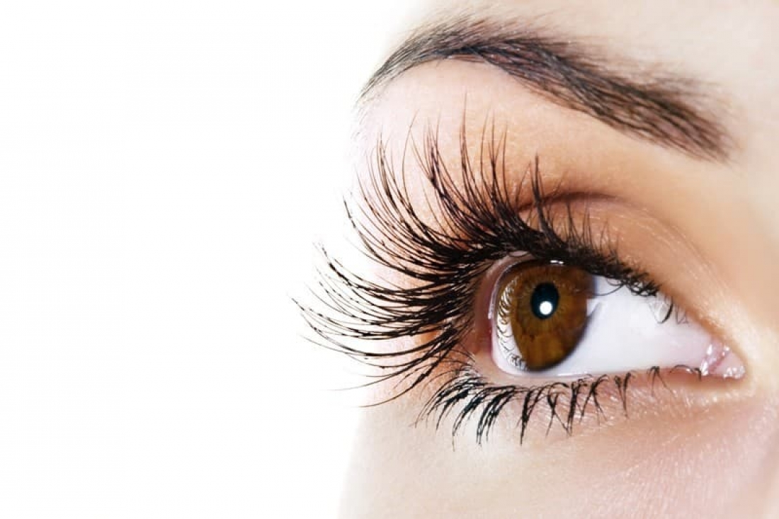 Strengthen_eyelashes_1100_733_s_c1 تقویت مژه و چندین روش خانگی برای پرپشت شدن