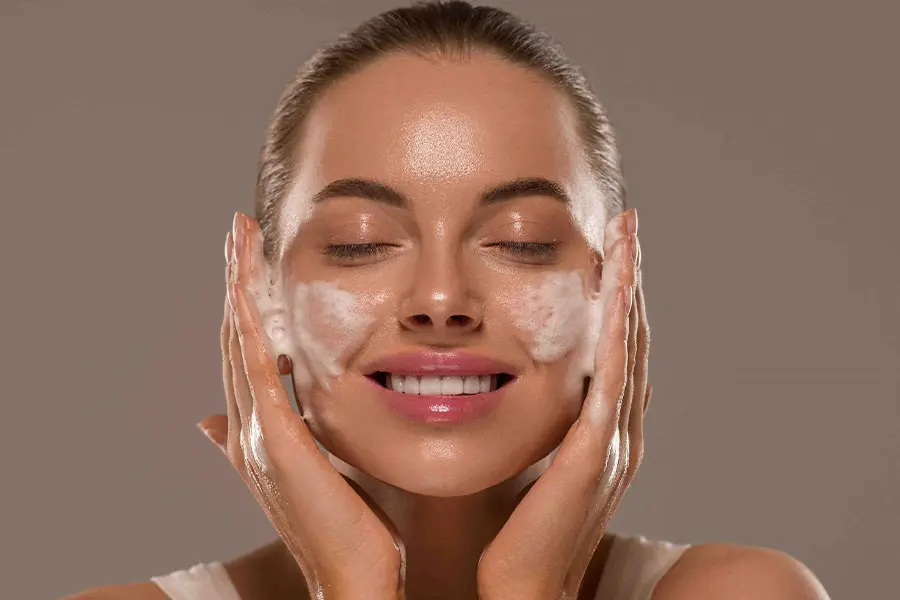 بهترین روتین پوستی برای پوست چرب صبح و شب