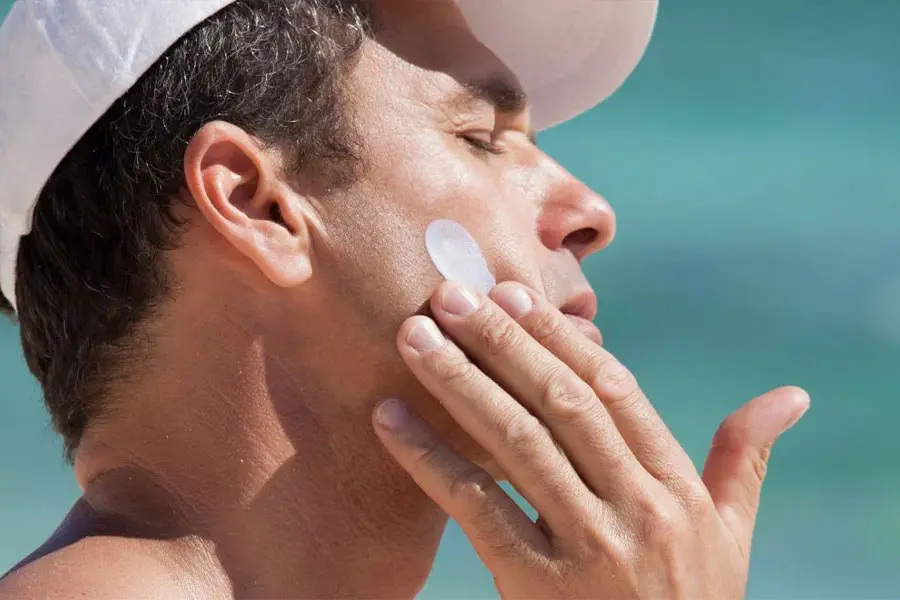 تفاوت ضد آفتاب آقایان و خانم‌ها در چیست؟