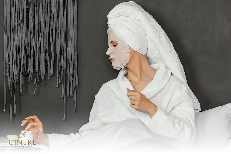 روتین پوست شبانه از مهمترین قدمها در حفظ سلامت پوست است.